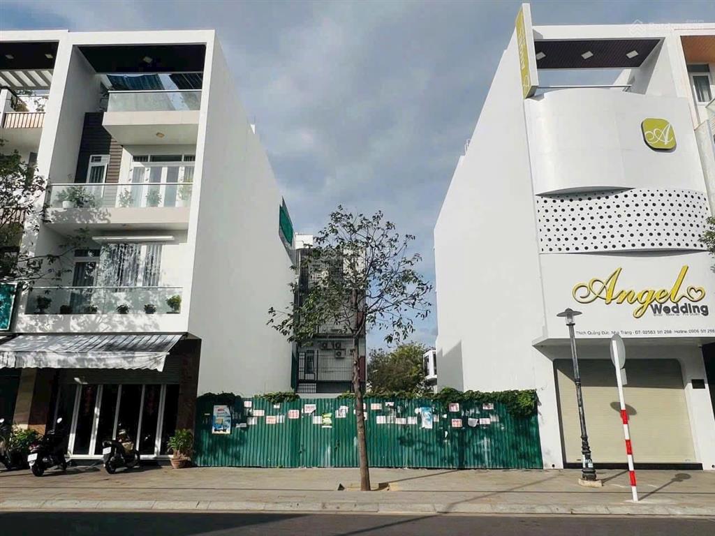 Bán lô đất sạch đẹp hướng đông mặt tiền đường thích quảng đức  vcn phước hải nha trang