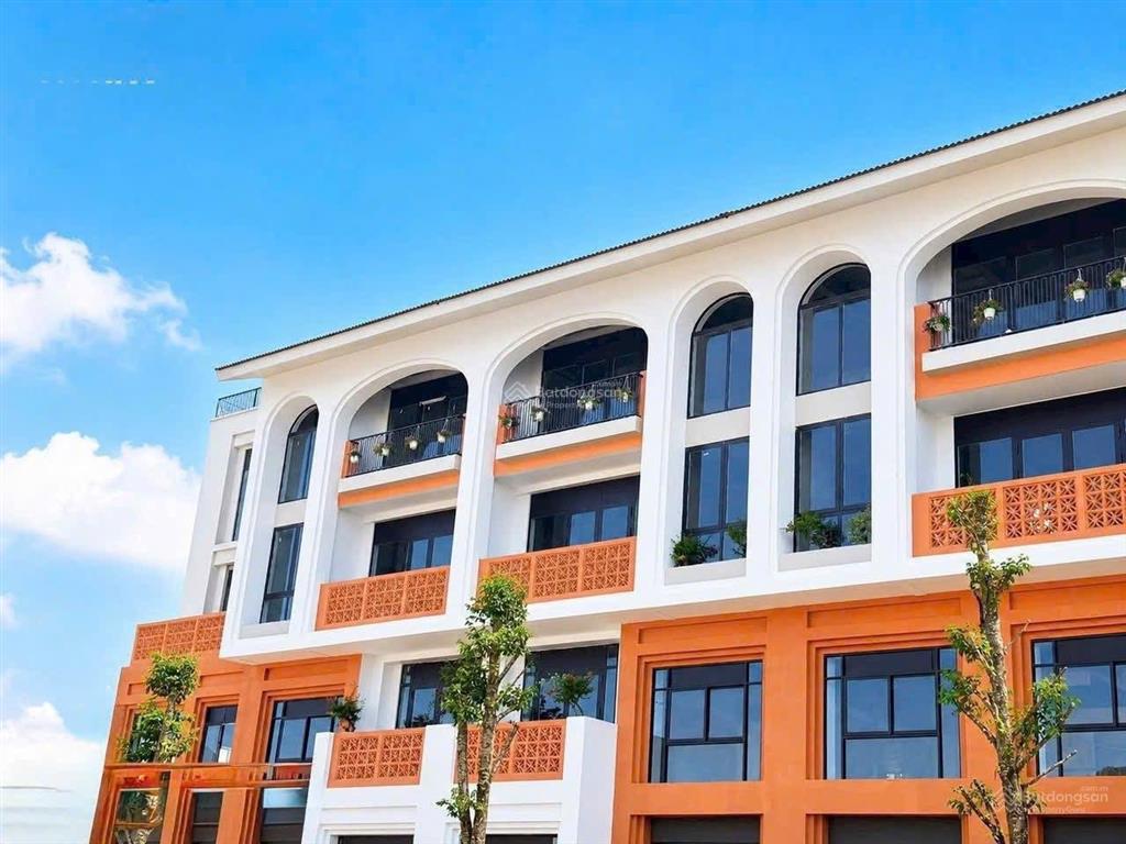 Căn nhà liền kề hướng đông bắc trục đường d3 charmora city  vị trí đẹp giá tốt