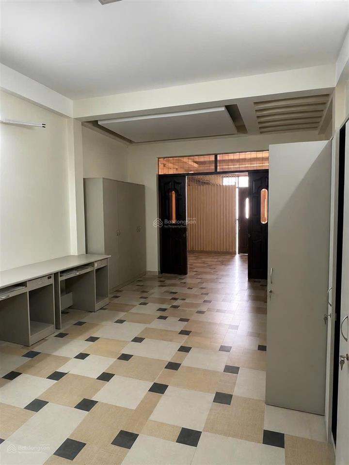 Bán nhà mặt tiền đường cửu long, gần biển  trung tâm nha trang