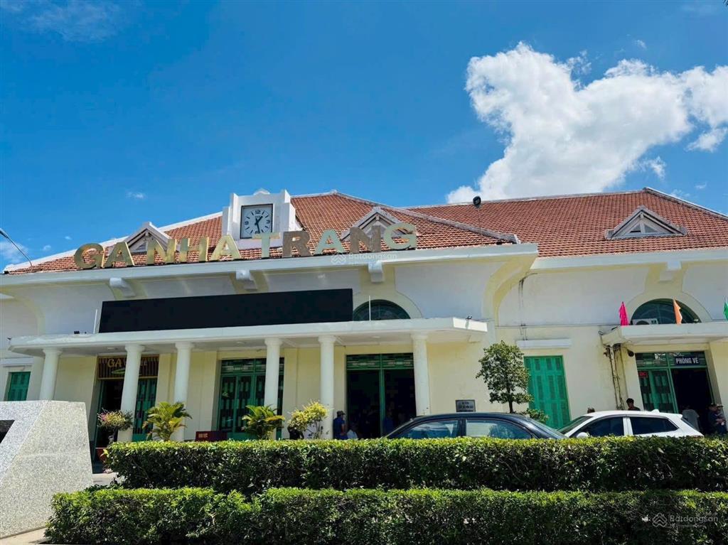 Bán nhà mặt tiền kinh doanh đường thái nguyên, trung tâm nha trang  đang cho thuê 32 triệu/tháng