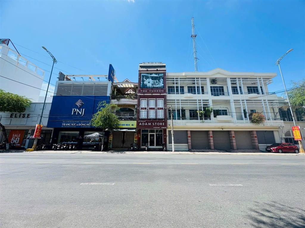 Bán nhà mặt tiền kinh doanh đường thái nguyên, trung tâm nha trang  đang cho thuê 32 triệu/tháng
