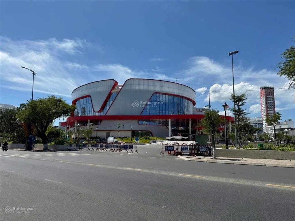 Bán nhà mặt tiền đường thái nguyên nha trang  đối diện ga, cách biển 1km, dòng tiền 32 triệu/tháng