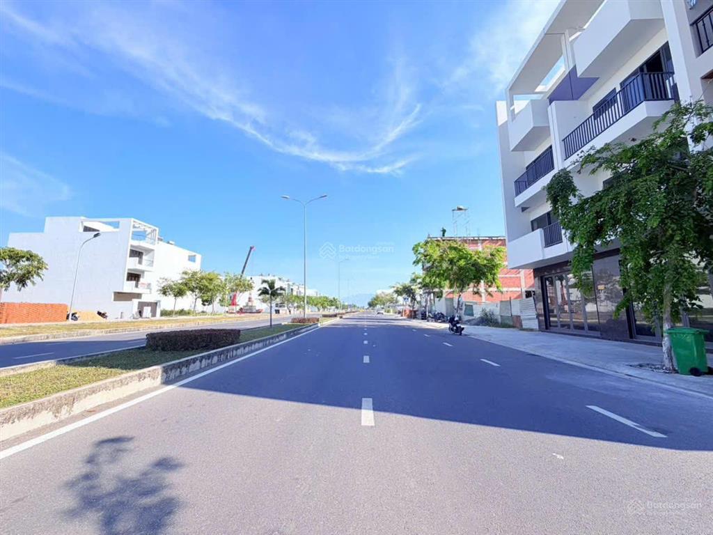 Bán đất đường a1 vcn phước long nam nha trang 100m2  đường 30m, xây 5 tầng, giá chỉ 8,8 tỷ