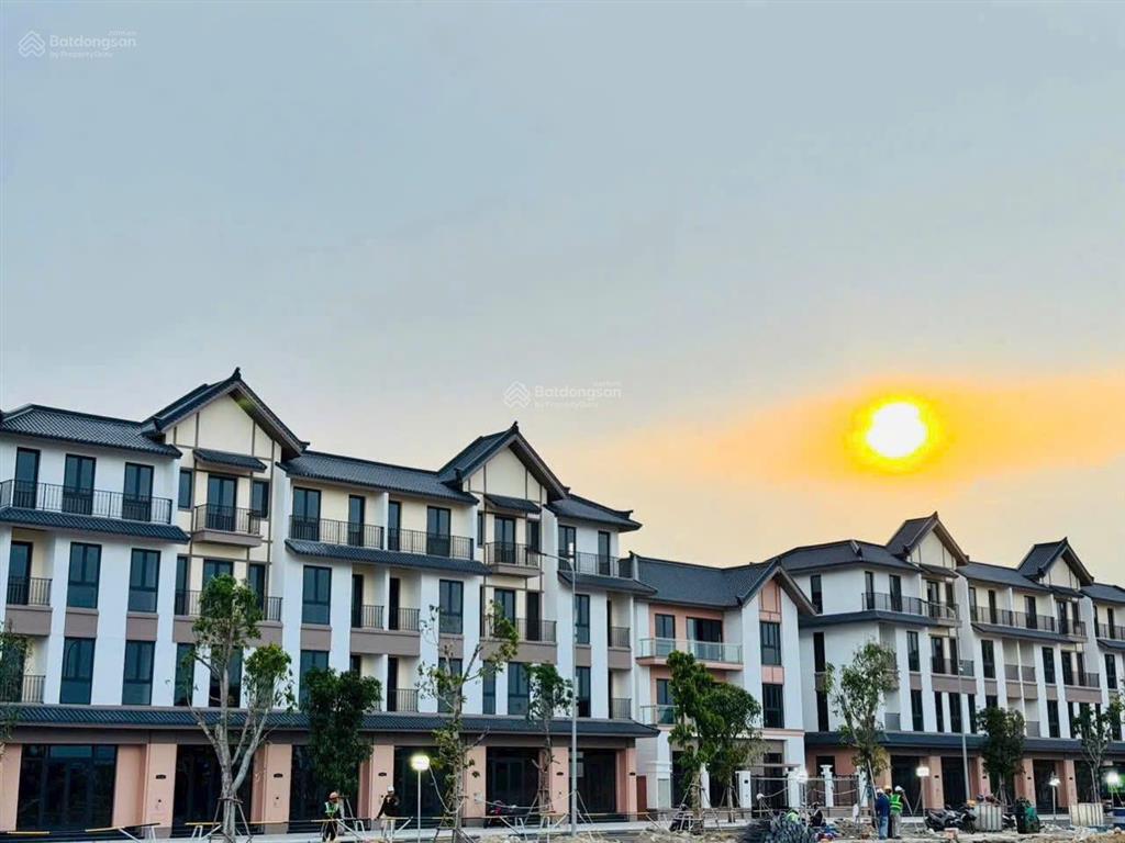 Bán liền kề vinhomes pearl bay giá chỉ 10,3 tỷ  gần biển 150m, cạnh công viên, sổ lâu dài