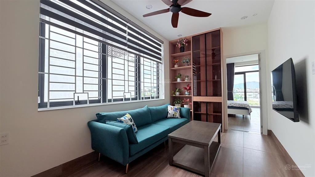Cho thuê shophouse mỹ gia gói 2 đối diện sân banh hướng đông nam
