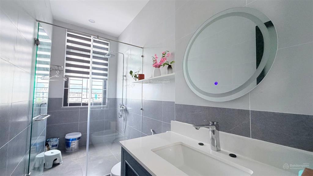 Cho thuê shophouse mỹ gia gói 2 đối diện sân banh hướng đông nam