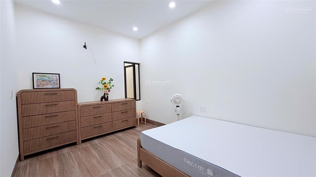 Cho thuê shophouse mỹ gia gói 2 đối diện sân banh hướng đông nam
