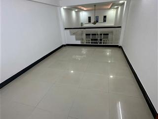 Tôi chính chủ cần cho thuê gấp nhà 3lau,65m,4pn,hxh,ngã 4 pnhuận,17tr