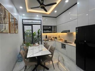 Tôi cho thuê nha 4lau mới,đường 26/3,full nội thất,hxh,4pn,12tr/th