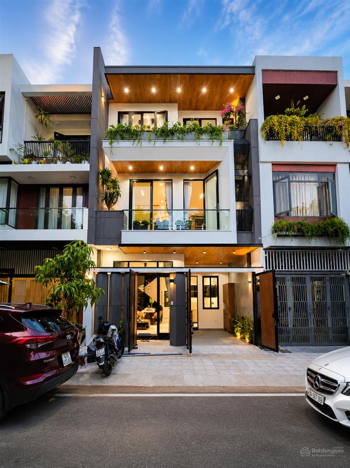 Nhà mặt tiền hải châu phong cách villa, ngang 7m thoáng mát  0776 486 ***
