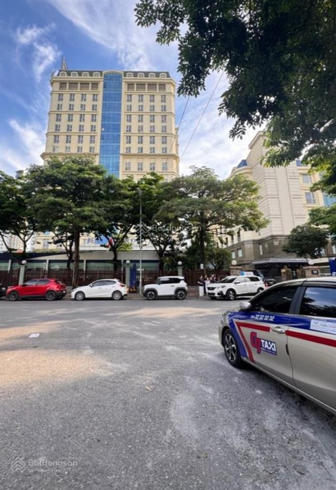 Bán bt hoàng minh đạo long biên ngõ ô tô vào nhà, 362m, 4 tầng, mặt tiền 14m, 50 tỷ.