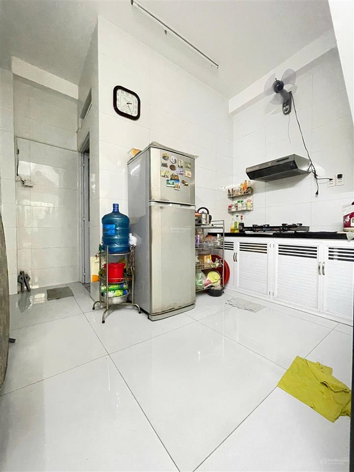 291/14 đường đồng đen, tân bình. diện tích 4 dài 10 xây 3 tầng, giá 6 tỷ. miễn trung gian.