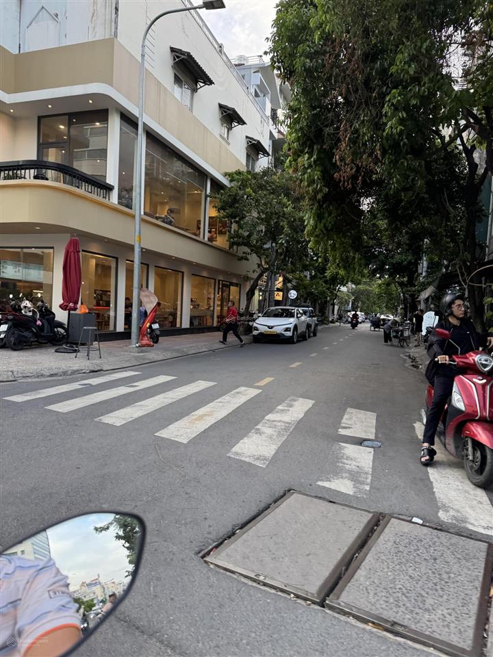 Bán nhà riêng tại hẻm 77, tân bình, 6,8 tỷ, 52m2, chính chủ, ngay cửa ngõ nhà ga t3