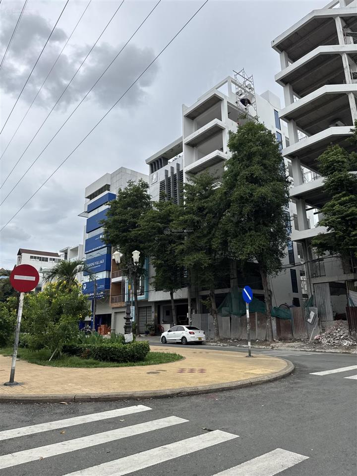 Bán nhà hẻm 15, hoàng hoa thám, 7,9 tỷ, ngang 6 dài 11, 66m2 xây 4 tầng