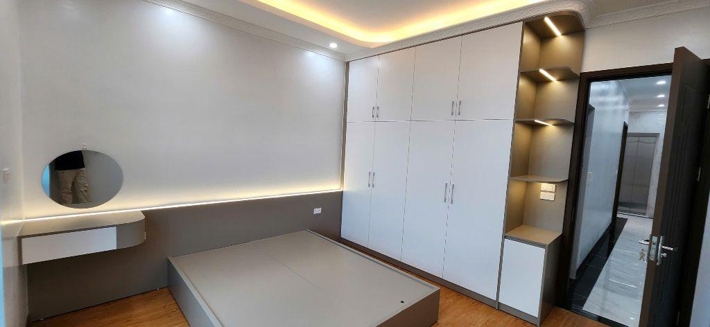 BÁN NHÀ YÊN VĨNH – KIM CHUNG | 54.8m² x 5TẦNG | THANG MÁY | ĐƯỜNG KINH DOANH | ÔTÔ TRÁNH..