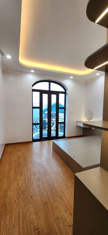 BÁN NHÀ YÊN VĨNH – KIM CHUNG | 54.8m² x 5TẦNG | THANG MÁY | ĐƯỜNG KINH DOANH | ÔTÔ TRÁNH..