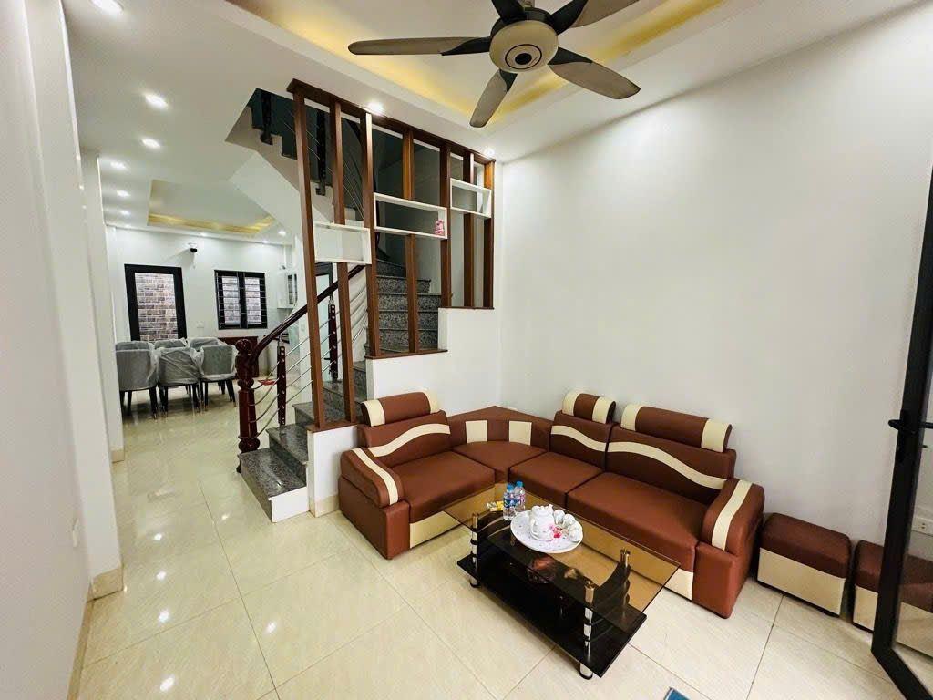Bán Nhà Vân Canh - Hoài Đức, 40m² x 3Tầng, 4PN, 2 Mặt Thoáng, Tặng Full Nội Thất, Giá Tốt.
