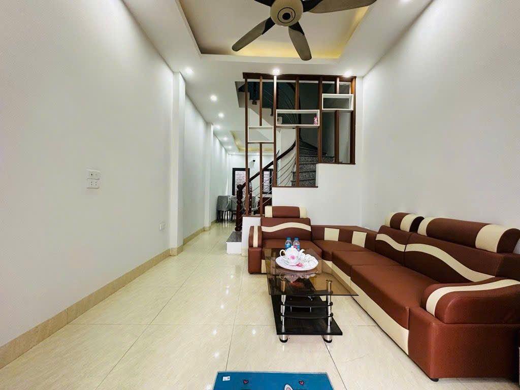 Bán Nhà Vân Canh - Hoài Đức, 40m² x 3Tầng, 4PN, 2 Mặt Thoáng, Tặng Full Nội Thất, Giá Tốt.