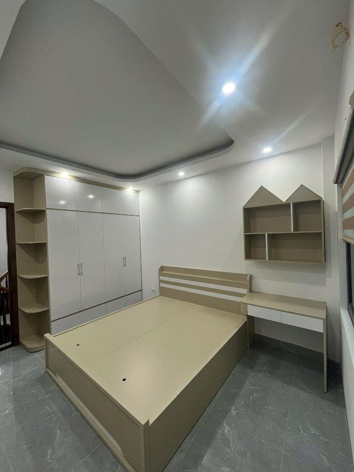 Bán nhà Yên Bệ - Kim Chung - Sơn Đồng | 40m² x 4,5Tầng | Full nội thất | Gần ôtô tránh.