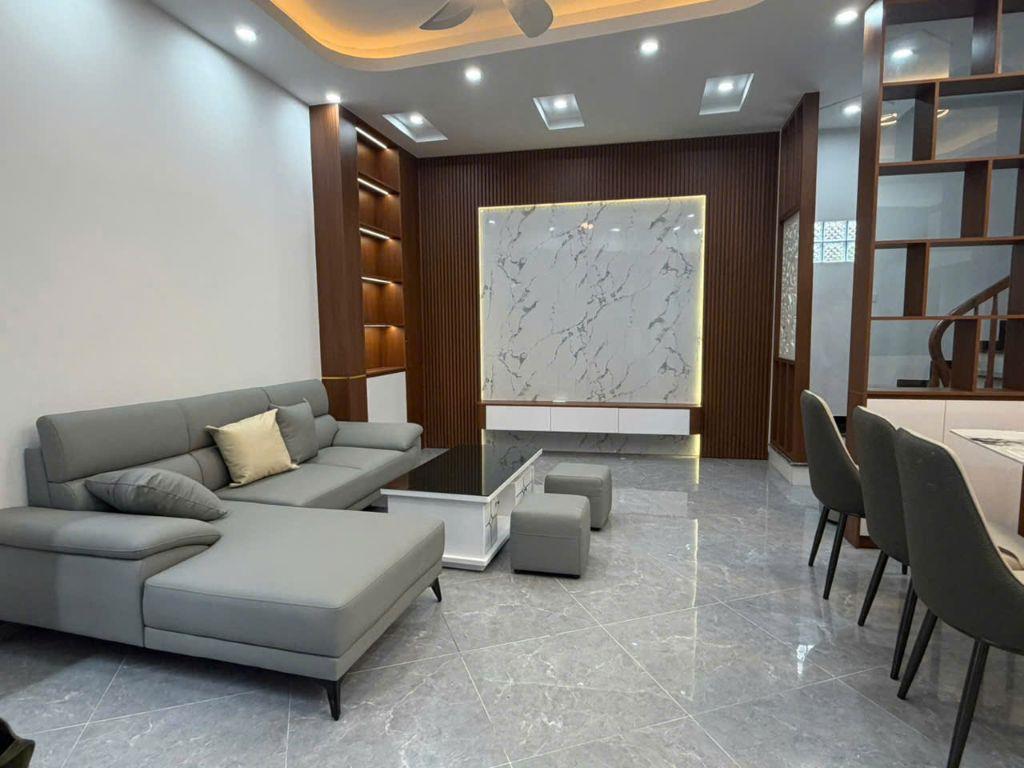 Bán nhà Yên Bệ - Kim Chung - Sơn Đồng | 40m² x 4,5Tầng | Full nội thất | Gần ôtô tránh.
