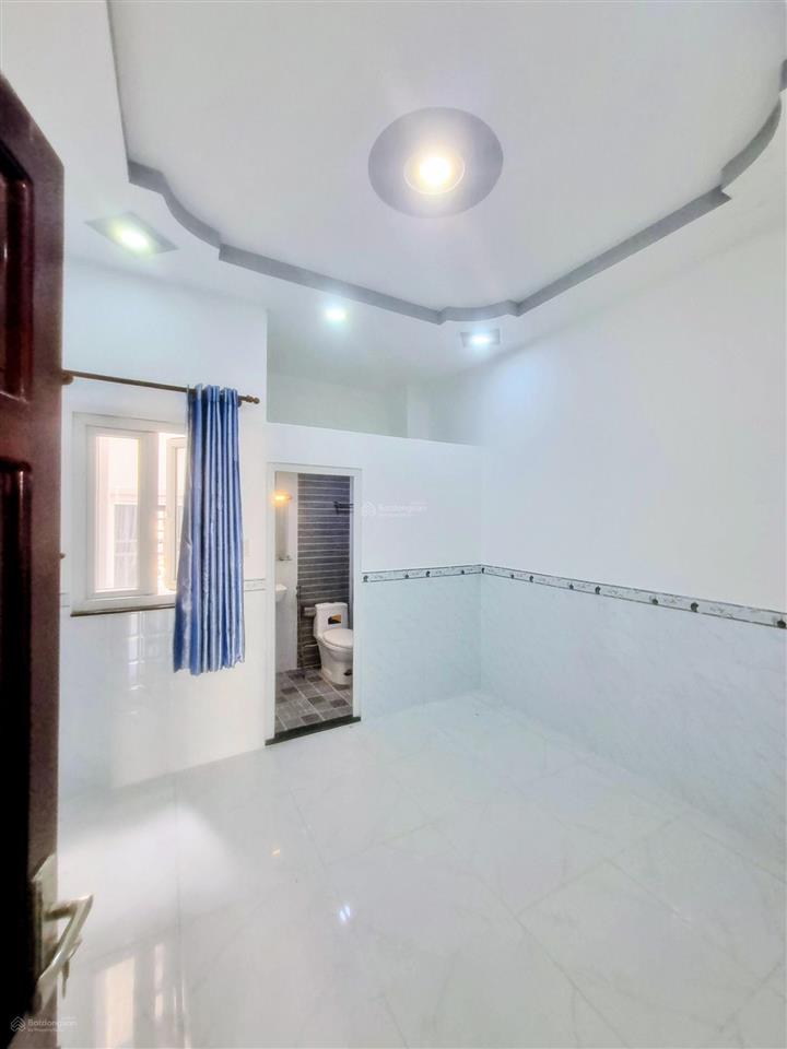 Chỉ 4,5 tỷ tl có ngay nhà 4 tầng, 44 m/ 3.5 x 12m phú định, quận 8   0985 254 ***