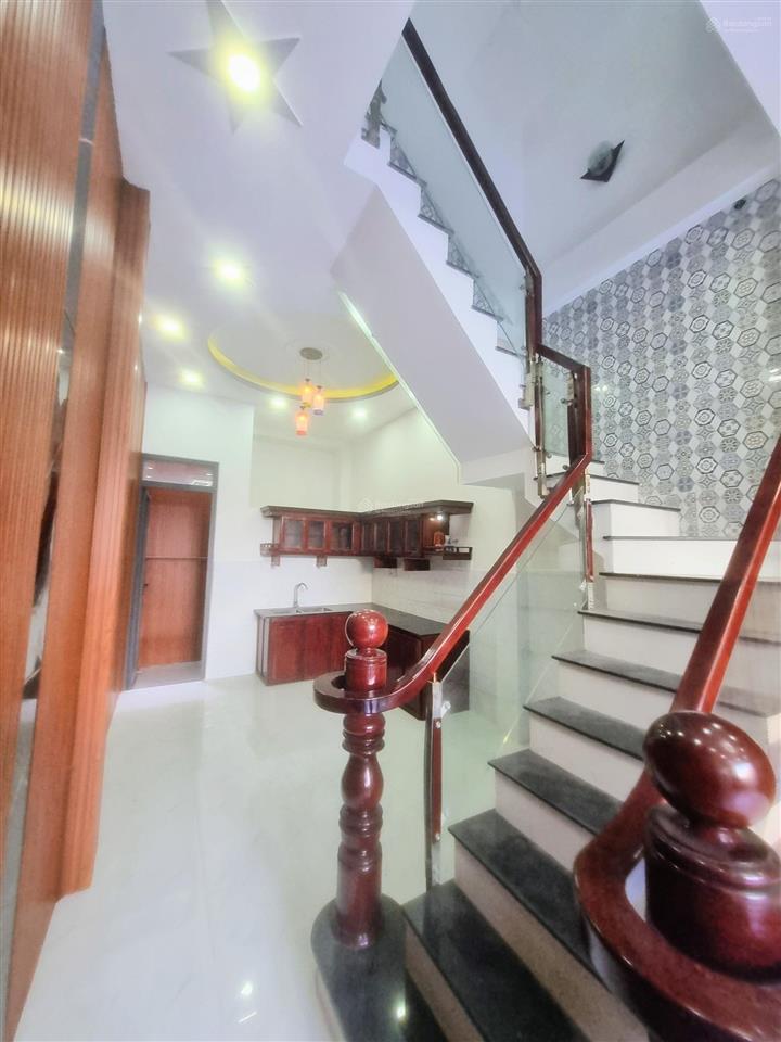 Chỉ 4,5 tỷ tl có ngay nhà 4 tầng, 44 m/ 3.5 x 12m phú định, quận 8   0985 254 ***