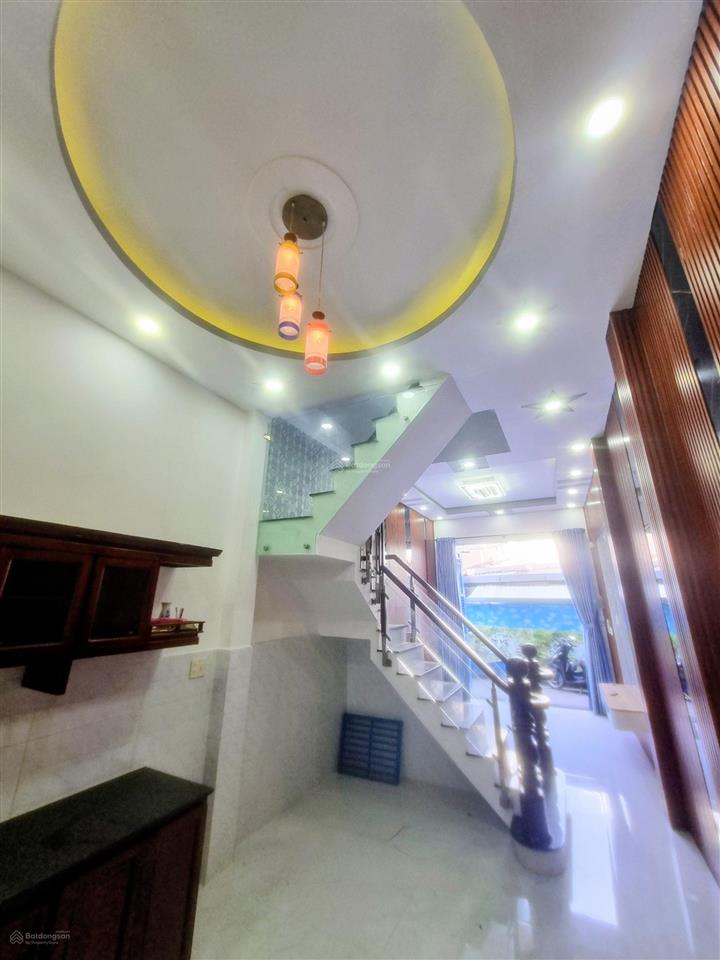Chỉ 4,5 tỷ tl có ngay nhà 4 tầng, 44 m/ 3.5 x 12m phú định, quận 8   0985 254 ***
