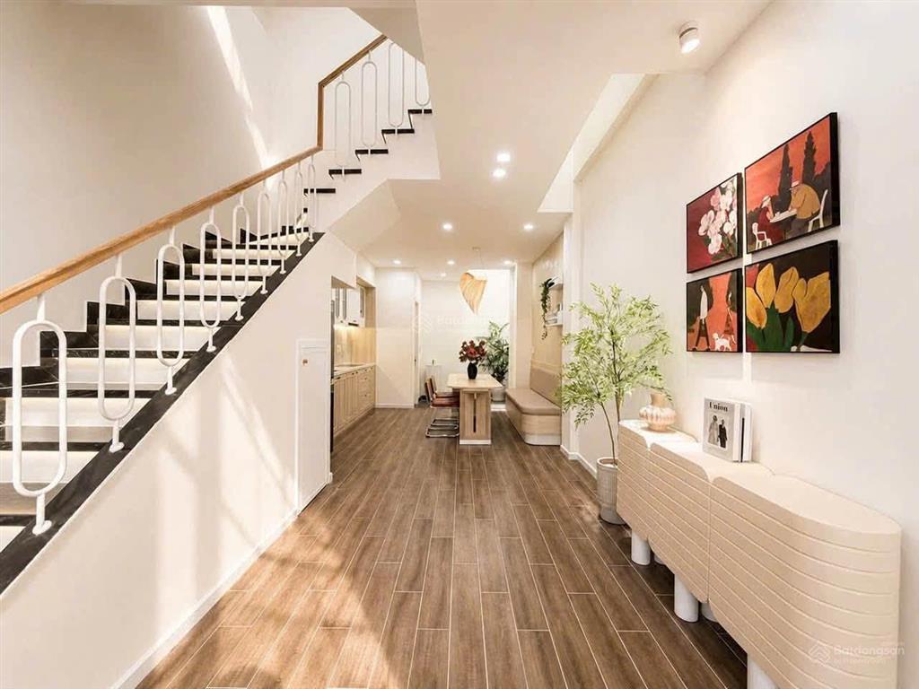 Võ chí công  tây hồ  48m2  6 tầng thang máy  chỉ 12 tỷ