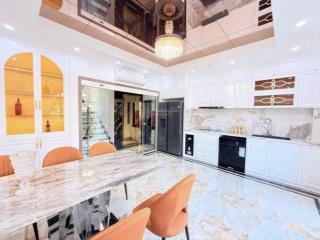 Gia đình tôi cần bán nhà võ chí công  tây hồ  35m2  5 tầng sẵn ở chỉ 7 tỷ đồng