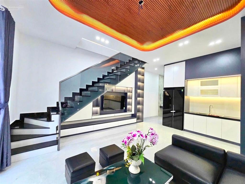 Nhà đẹp lạc long quân trung tâm tây hồ  57m2  5 tầng  12 tỷ