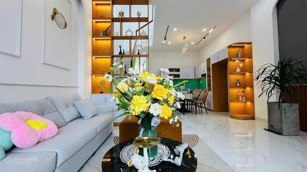 Bán nhà riêng thụy khuê  gần 40m2  5 tầng full công năng chỉ 7 tỷ