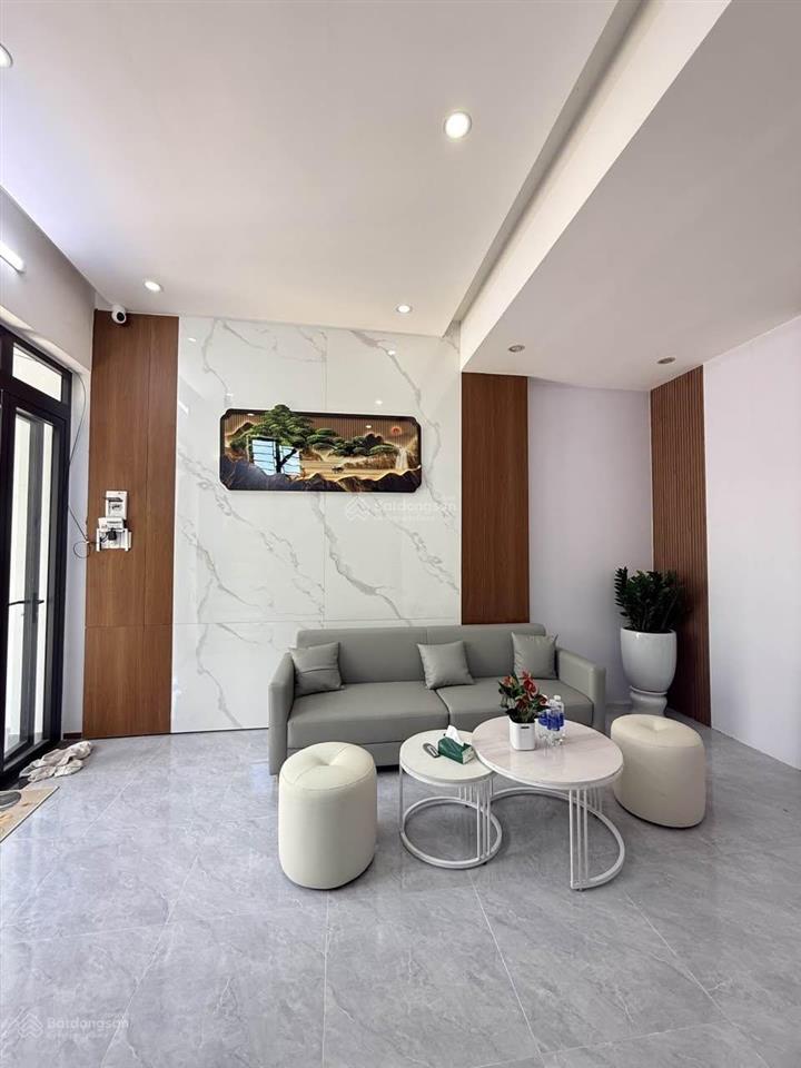 Bán nhà lạc long quân phường nghĩa đô  44m2  5 tầng chỉ hơn 7 tỷ.