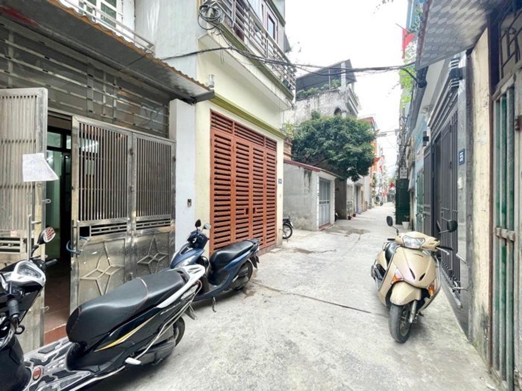 Bán nhà Đức Giang, Việt Hưng, Long Biên, 4 tầng, 55m2, khu phân lô quân đội, ô tô vào nhà