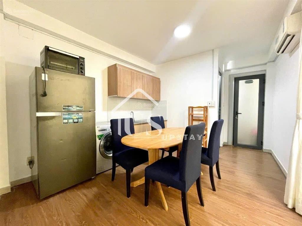 Cho thuê căn hộ tách bếp ngay toà nhà viettel q3