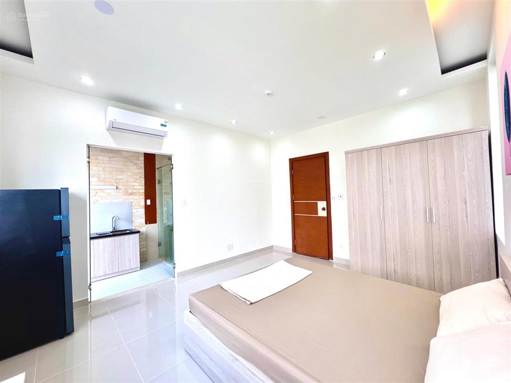 Cho thuê phòng ban công sạch sẽ ngay tòa nhà viettel quận 10