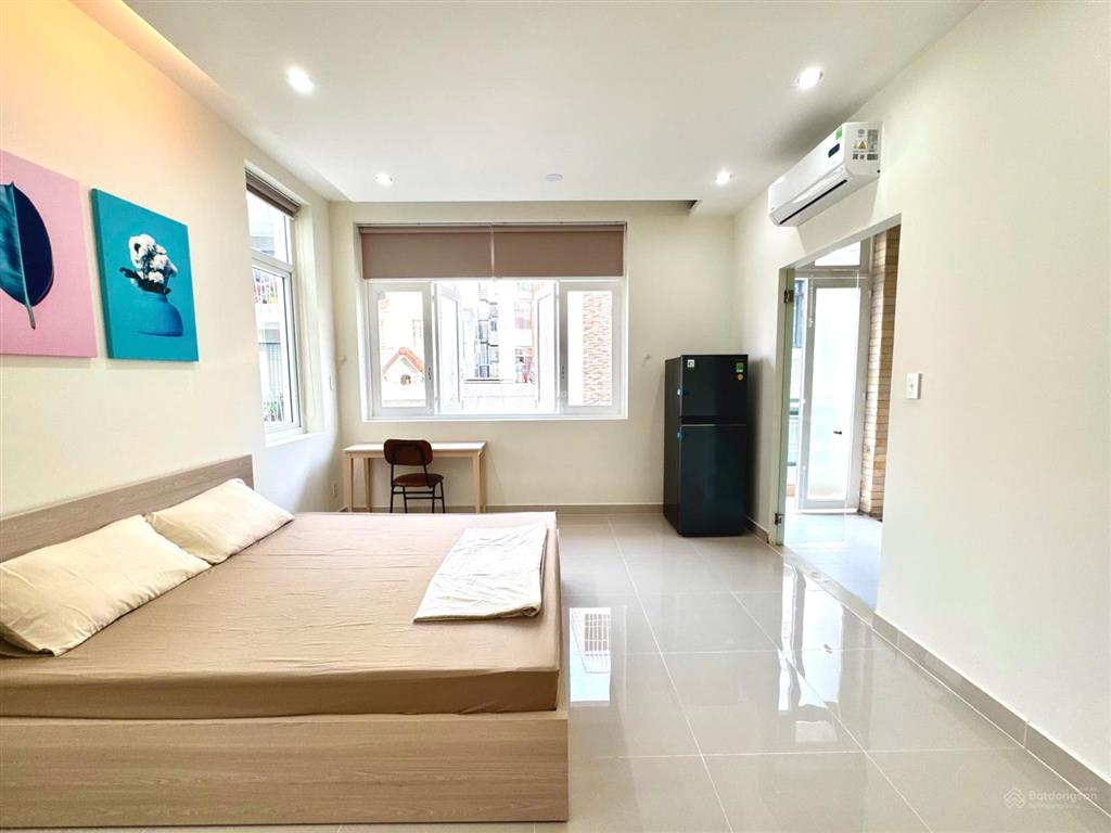 Cho thuê phòng ban công sạch sẽ ngay tòa nhà viettel quận 10