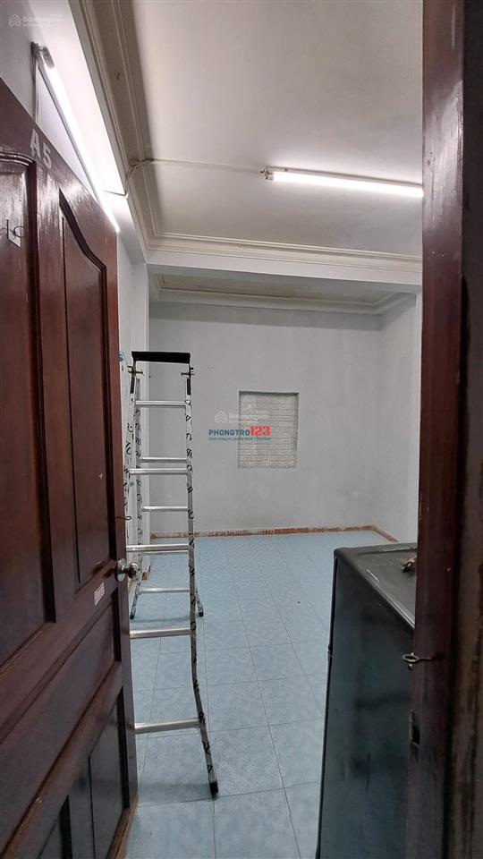Cho thuê phòng có máy lạnh, giờ giấc tự do, miễn phí máy giặt