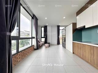 Cho thuê căn hộ full nội thất có ban công lớn ngay ngã tư bảy hiền, tân bình  0703 992 ***