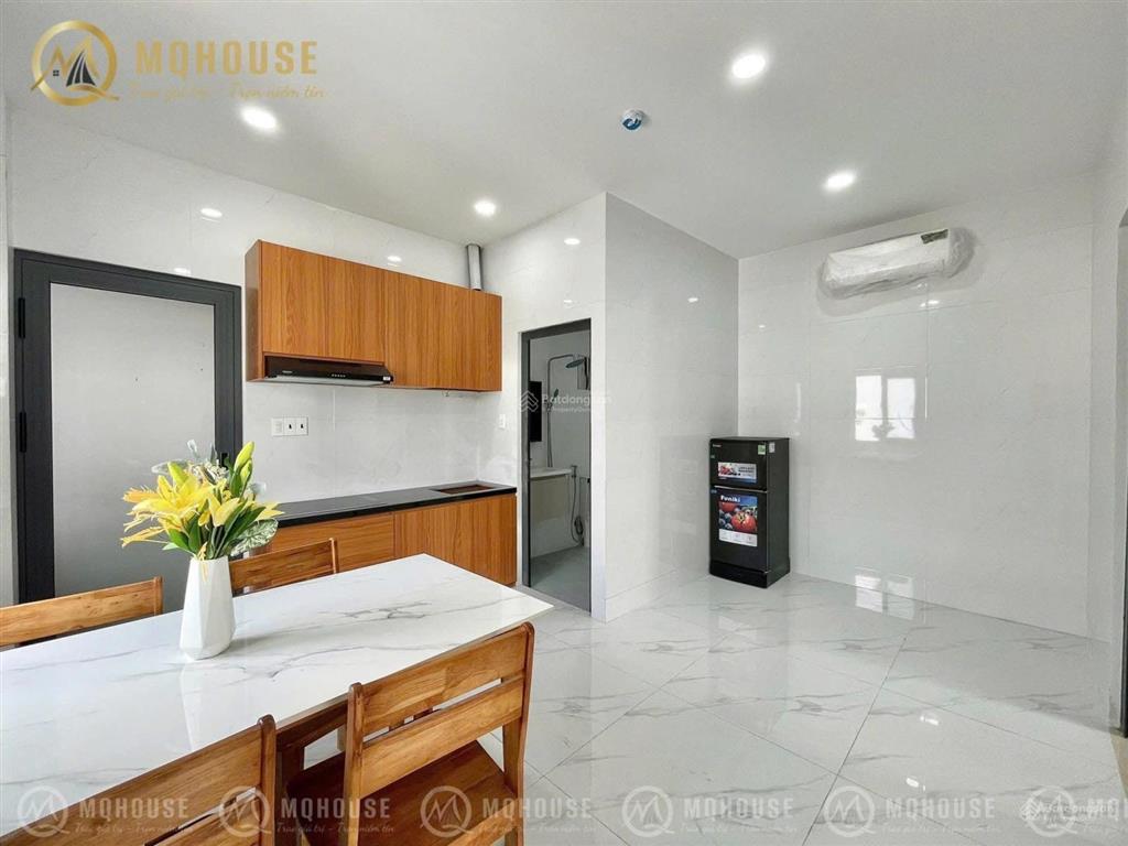 Cho thuê căn hộ 2pn ban công full nt ở luỹ bán bích, tân phú  0703 992 ***
