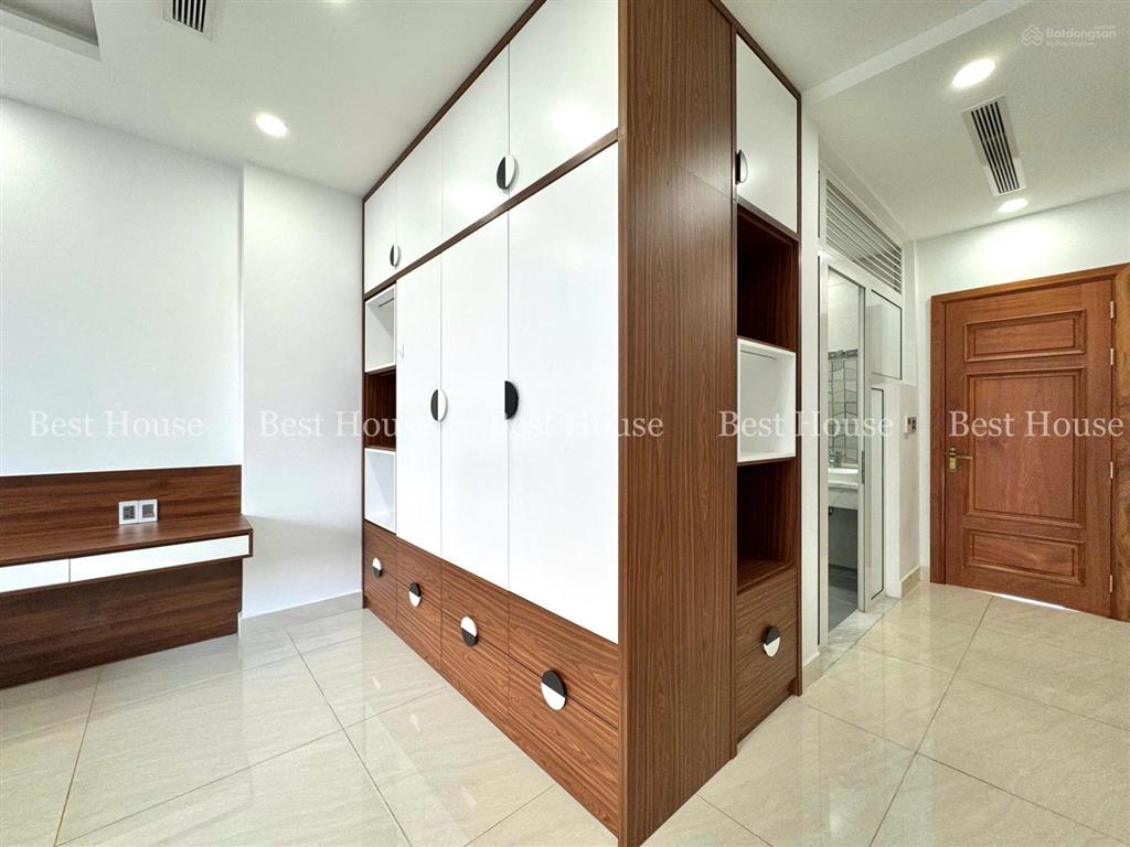 Cho thuê căn hộ ban công, tách bếp ngay etown cộng hoà, kcn tân bình  0703 992 ***