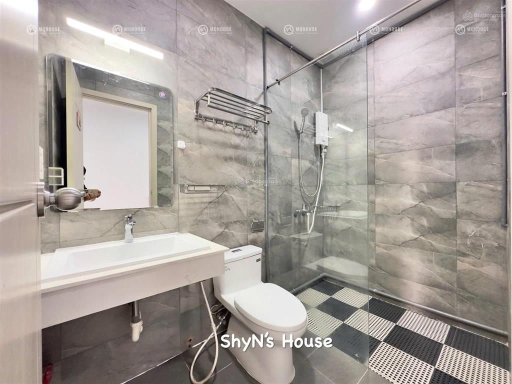 Cho thuê căn hộ full nội thất có ban công lớn ngay ngã tư bảy hiền, tân bình  0703 992 ***