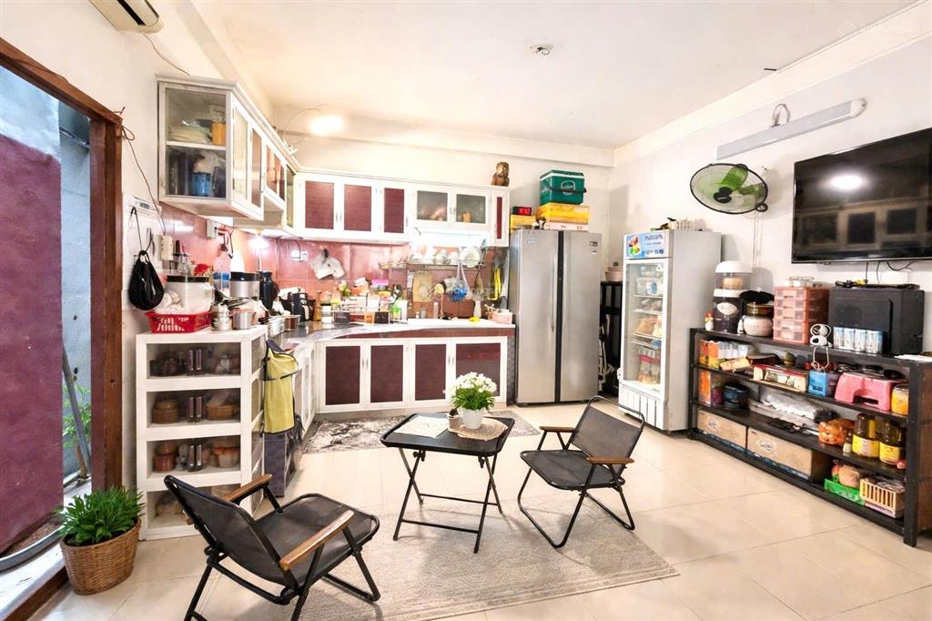 Hẻm 8m cách mấy căn ra mt hương lộ 2, tân hoà đông, 5x12, 3 tầng, ở và kd đa ngành
