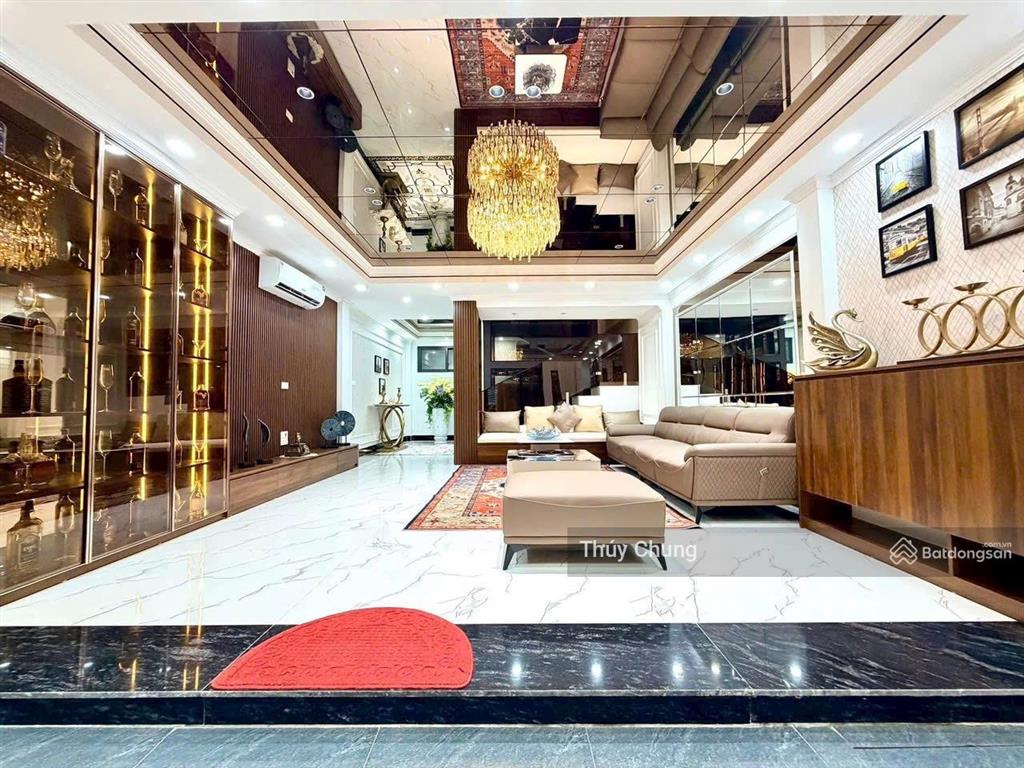 Chủ cần tiền giảm giá bán nhanh nhà gần phố tô vĩnh diện, lô góc trước nhà ô tô tránh 55m2 20 tỷ