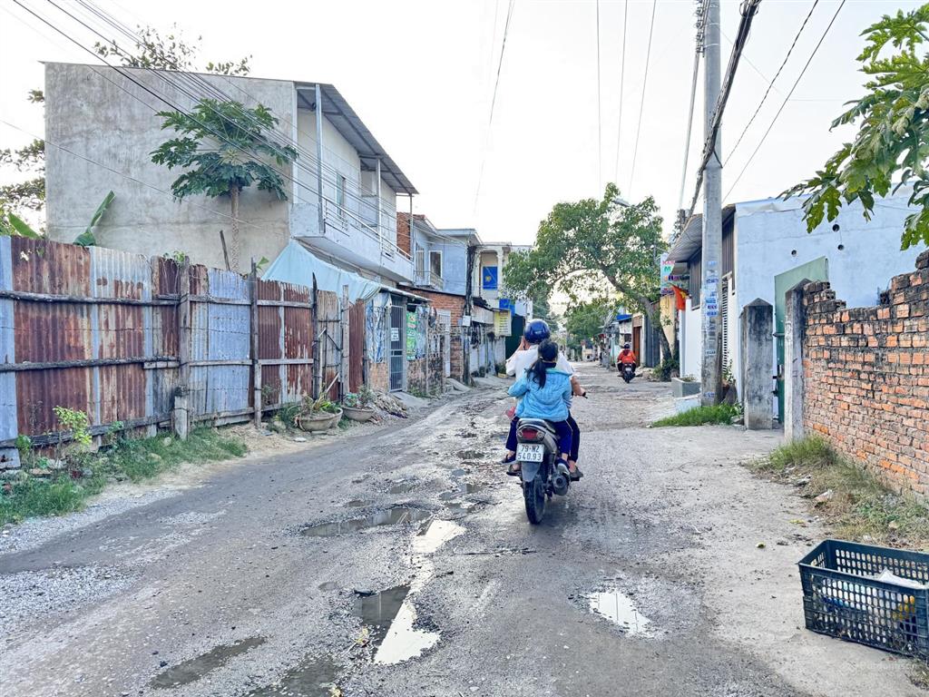 Giá chỉ 28 tr/m2 bán đất hẻm nguyễn chích ngang 13,8m2  vĩnh hoà nha trang