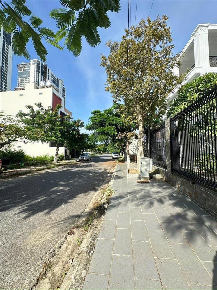 Lô đất rẻ  đường huỳnh văn nghệ(sát bến du thuyền) vĩnh hoà  nha trang(bắc nha trang)