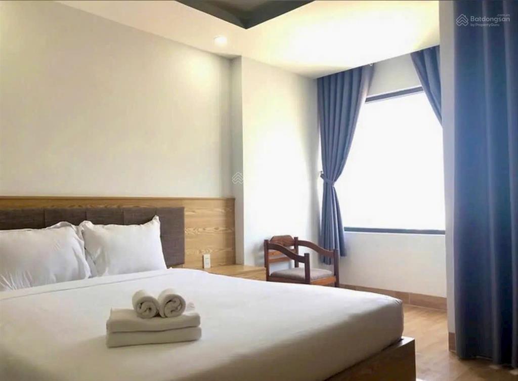 Chỉ 32 tỷ  bán khách sạn 2 mặt sát biển  đang kinh doanh full phòng  bắc nha trang