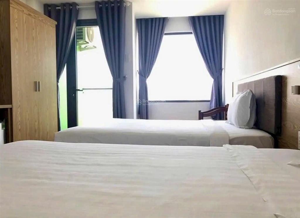 Chỉ 32 tỷ  bán khách sạn 2 mặt sát biển  đang kinh doanh full phòng  bắc nha trang