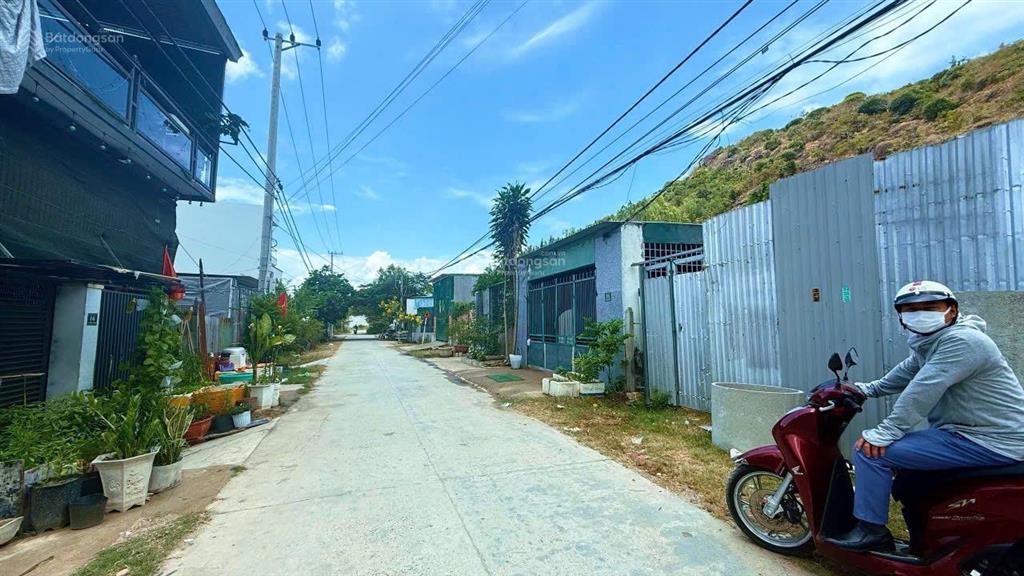 Bán đất mặt tiền hòn thơm ( 2,35tỷ )vĩnh ngọc( sát cầu phú kiểng) nha trang khánh hoà