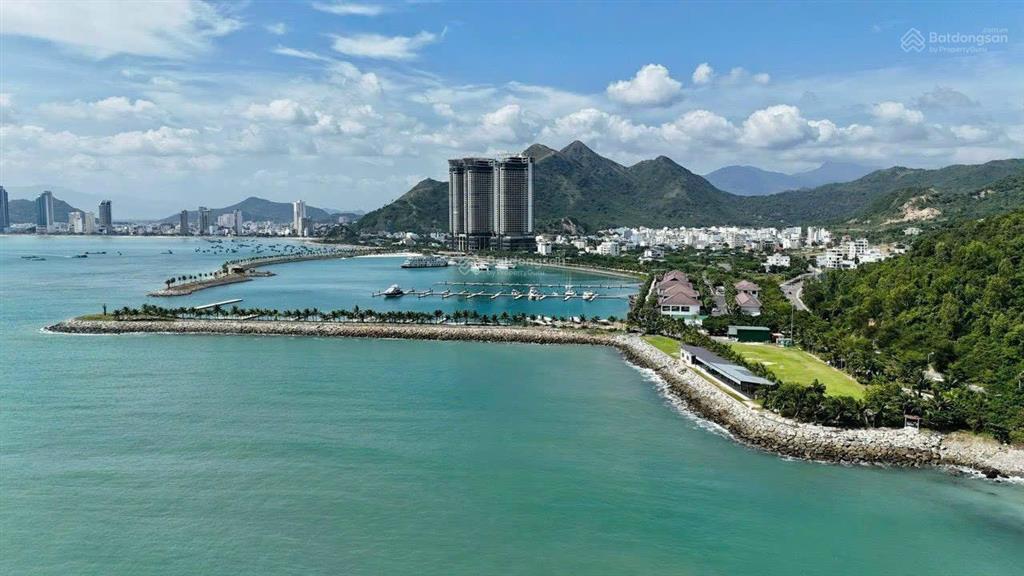 Bán 2 lô đường xuân thuỷ(khu đô thị vĩnh hoà)  bắc nha trang giá 57tr/ /m2