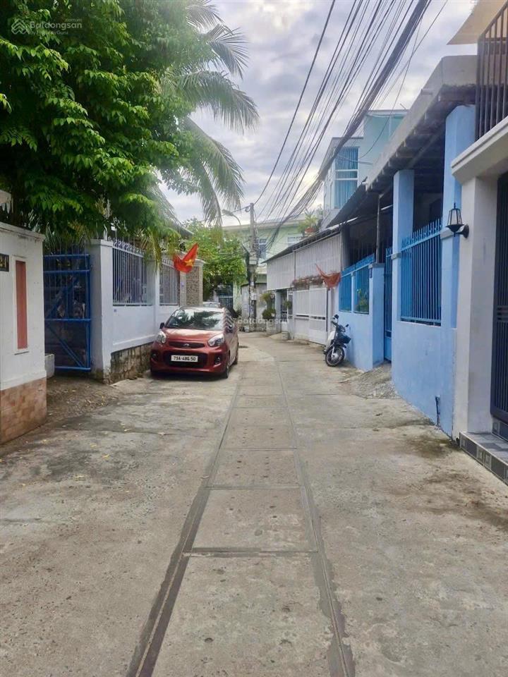 Bán nhà 2 tầng góc 3 mặt thoáng, đường ô tô, hẻm phú đức, vĩnh hòa